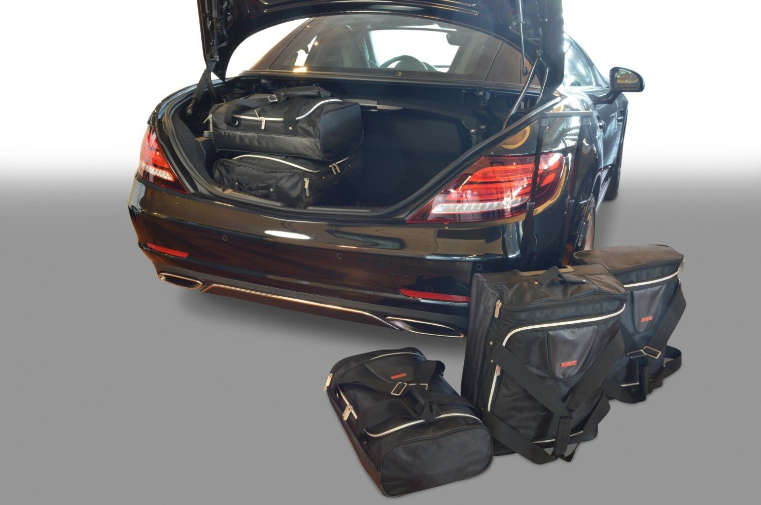 Amazon.com: Waterproof Car Cover Compatibility for Mercedes Benz SLC SLK  SLR SLS Thickened Oxford Cloth Anti-Scratch Anti-Bird Droppings Fallen  Leaves Dust Breathable Car Covers(Color:CC,Size:SLC (R173)) : Automotive