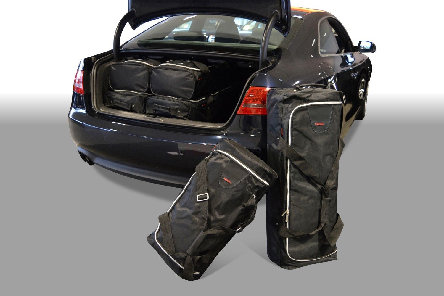 Sets de sacs de voyage adaptée à Audi A5 Coupé (8T3) (6 sacs), Faire vos  bagages rapide & pratique € 379, Car-Bags, Sacs de voiture Audi